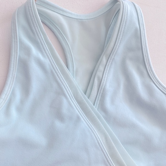 (A8) Lululemon Mint Racerback Sport Bra, Size 4 - Picture 3 of 7